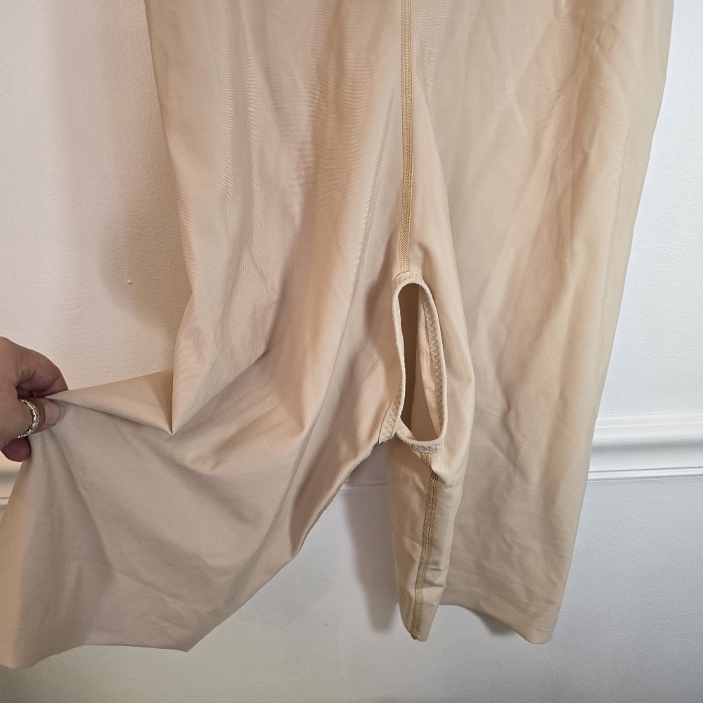 Isavela Comprexxwear 2nd Stage Mid-Thigh Compression Bodysuit w/Bra Beige XL - Picture 4 of 5